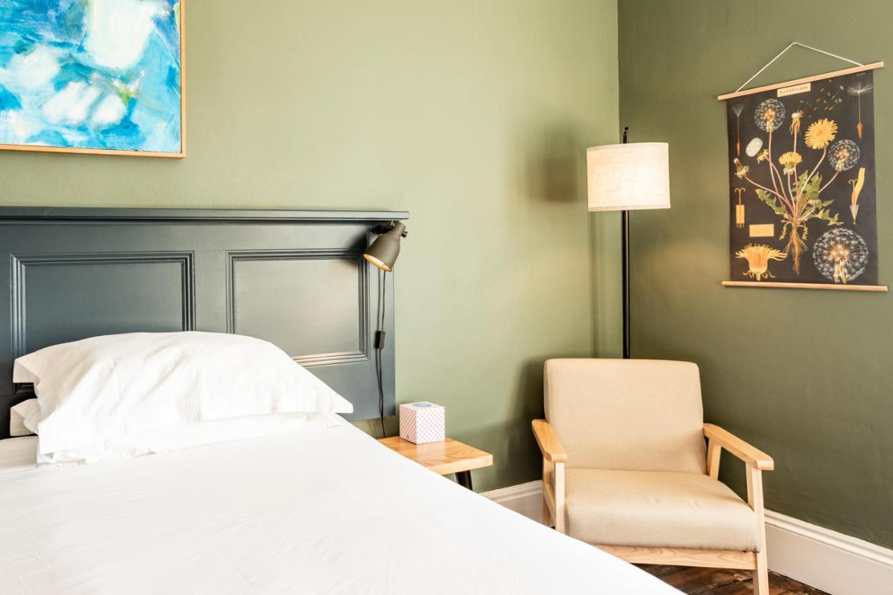 The Old Vicarage Bed & Breakfast Moylgrove Eksteriør bilde