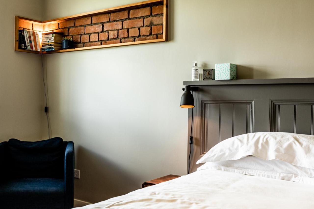 The Old Vicarage Bed & Breakfast Moylgrove Eksteriør bilde