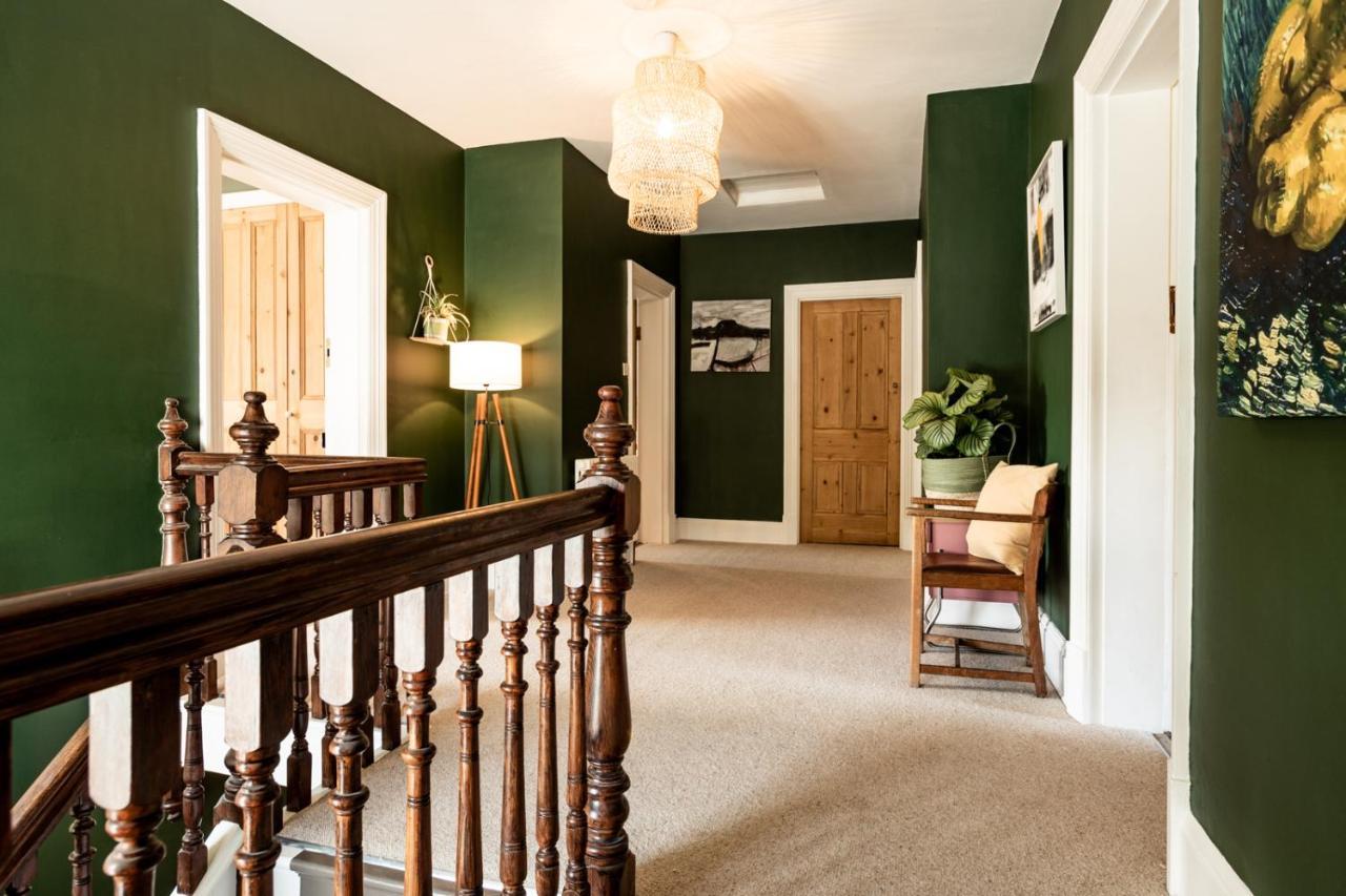 The Old Vicarage Bed & Breakfast Moylgrove Eksteriør bilde