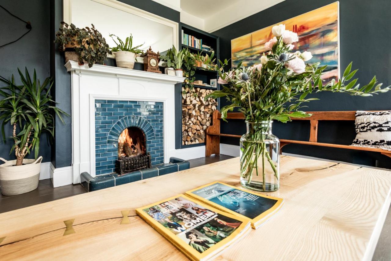 The Old Vicarage Bed & Breakfast Moylgrove Eksteriør bilde