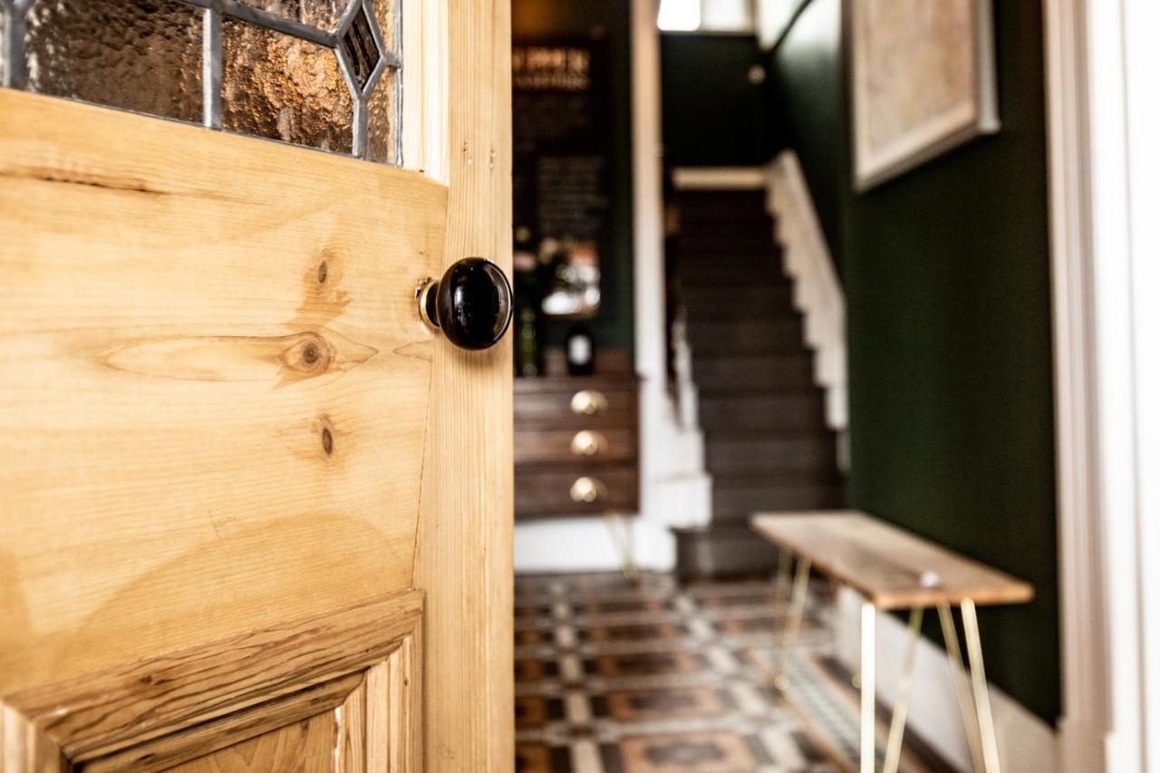 The Old Vicarage Bed & Breakfast Moylgrove Eksteriør bilde