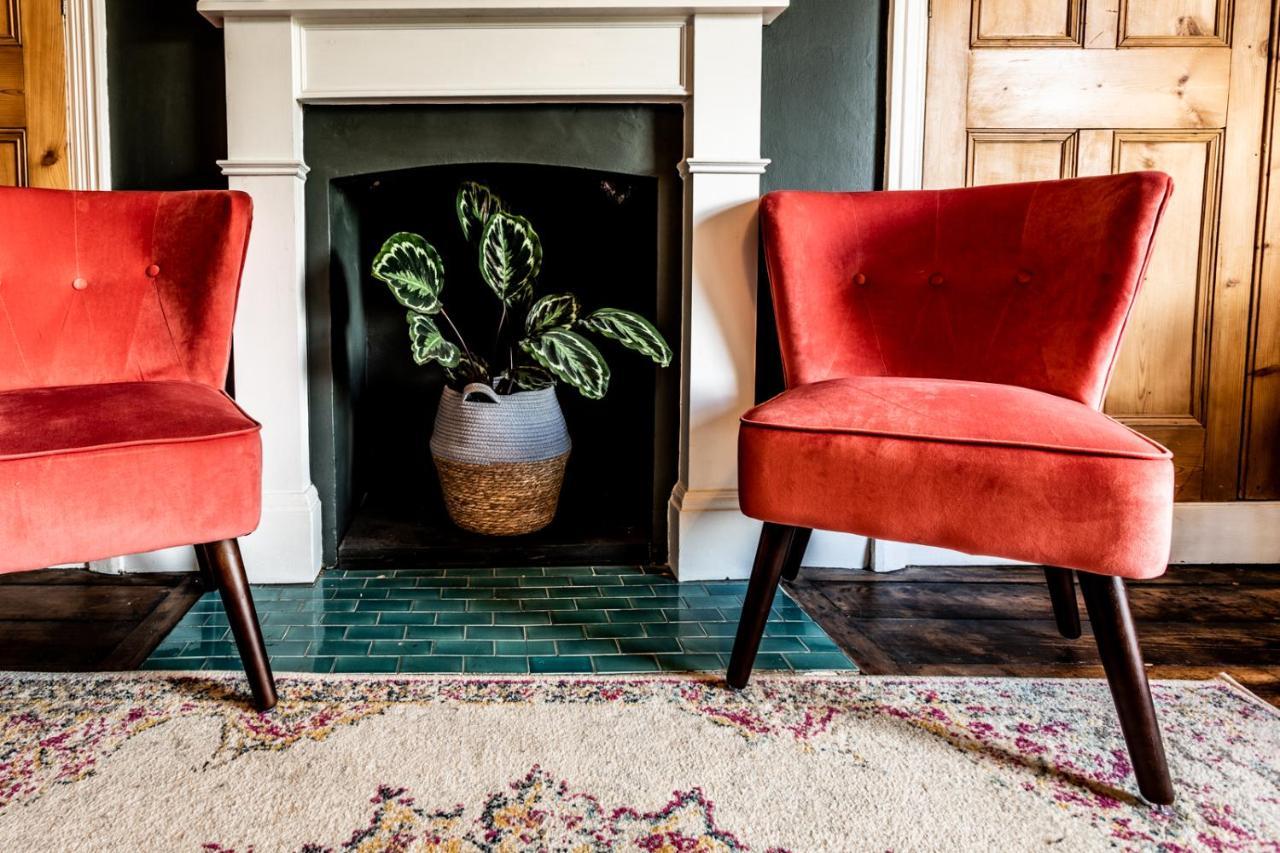 The Old Vicarage Bed & Breakfast Moylgrove Eksteriør bilde