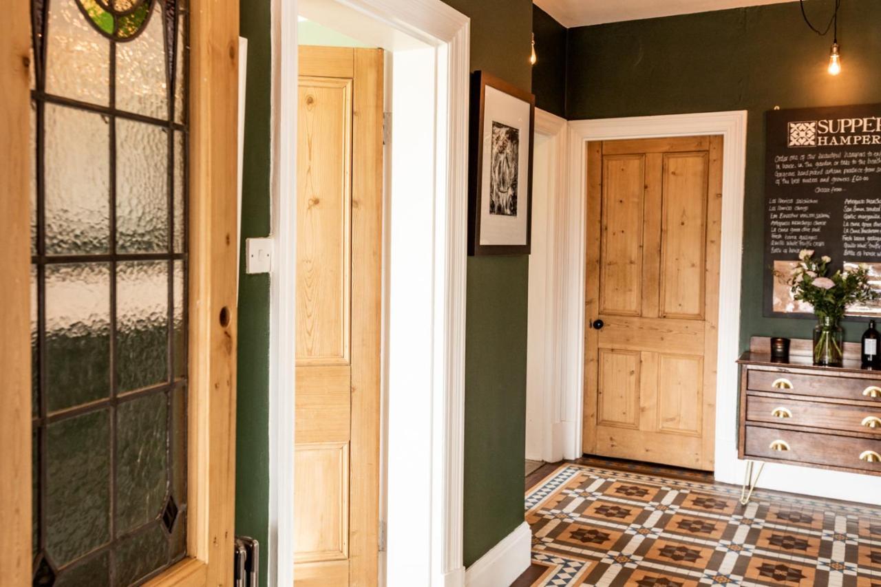 The Old Vicarage Bed & Breakfast Moylgrove Eksteriør bilde