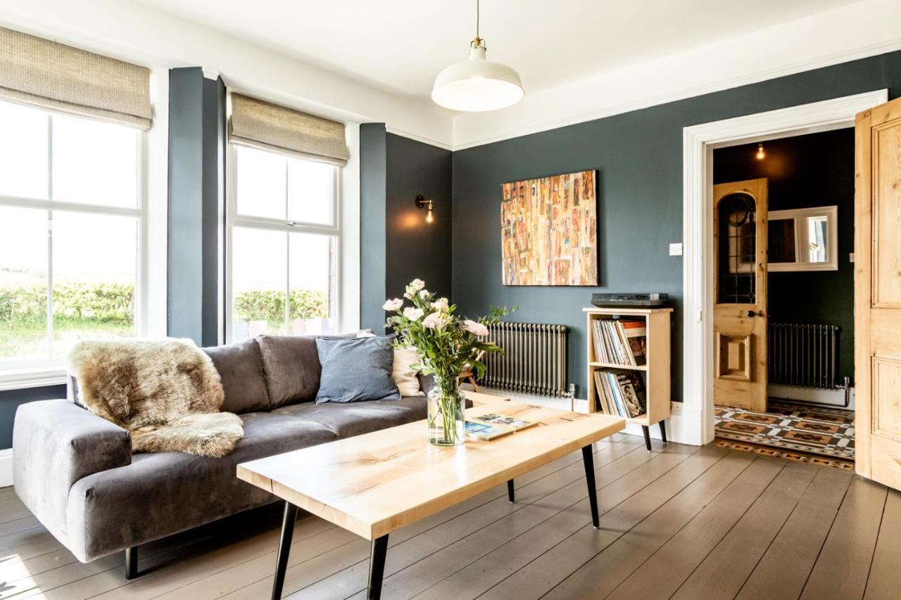 The Old Vicarage Bed & Breakfast Moylgrove Eksteriør bilde