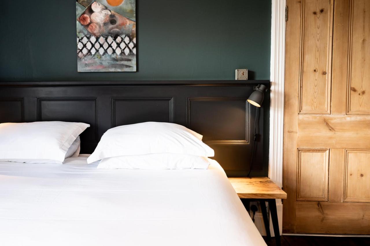 The Old Vicarage Bed & Breakfast Moylgrove Eksteriør bilde